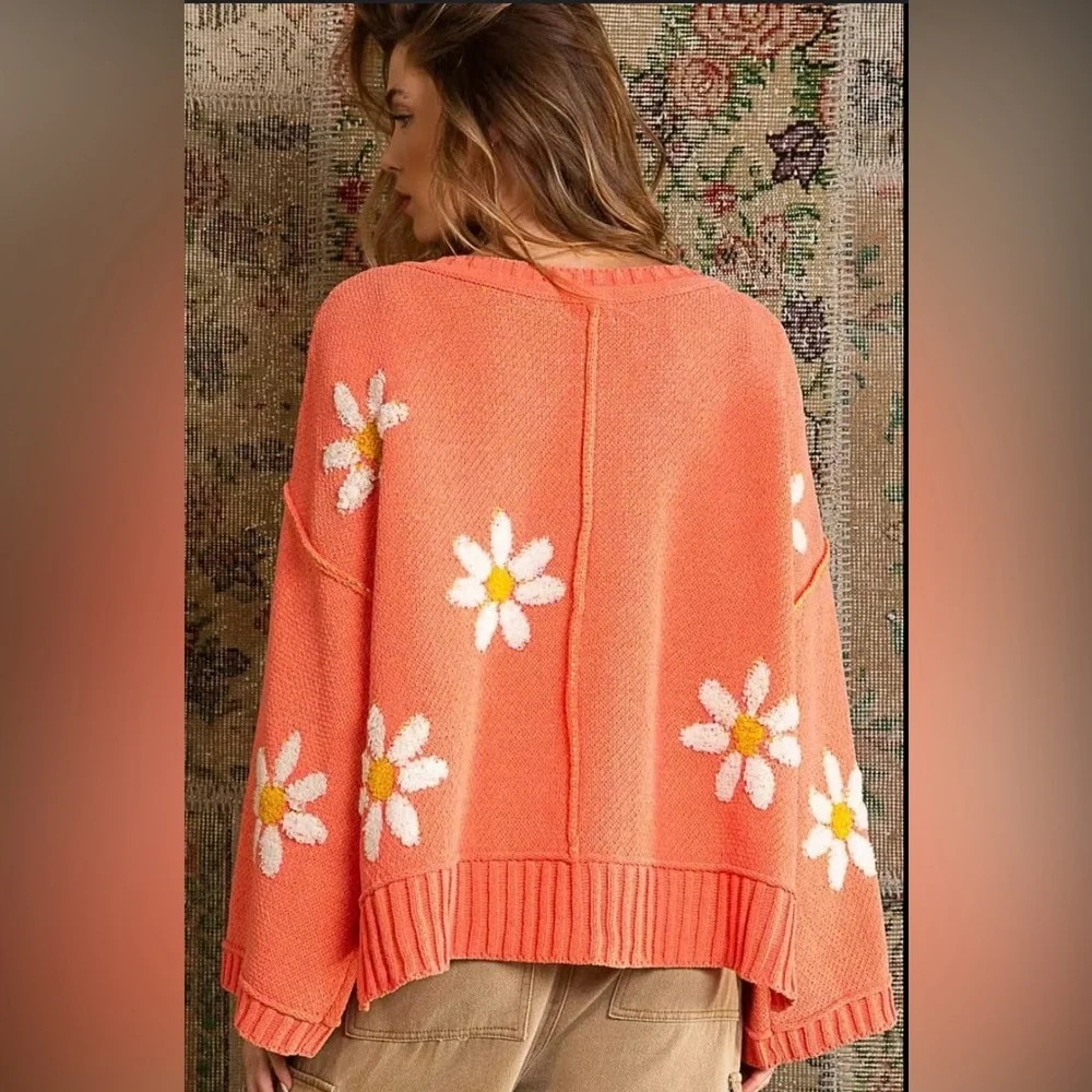 POL Peach button-down oversize sweater with white and yellow daisy flower size L - Picture 1 of 4